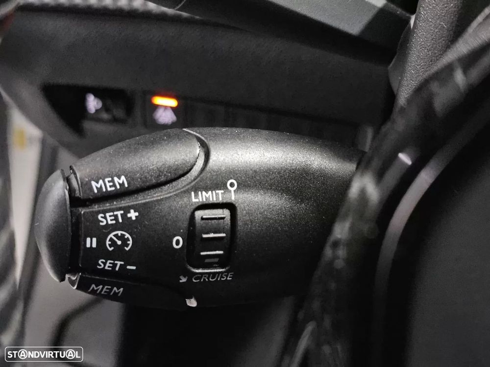 Peugeot 2008 1.5 BlueHDi Allure - 7