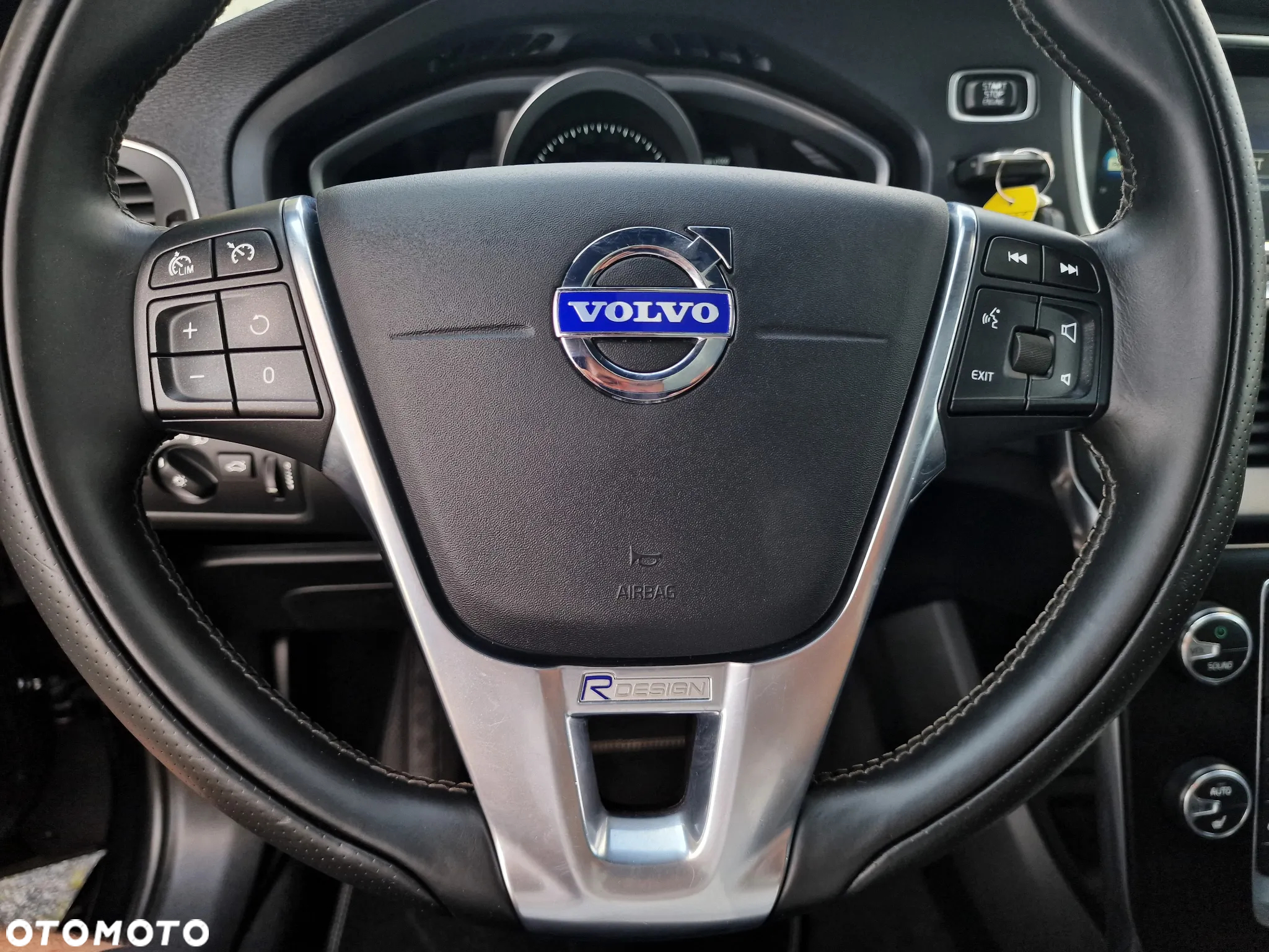 Volvo V40 D4 Drive-E R-Design Summum - 23