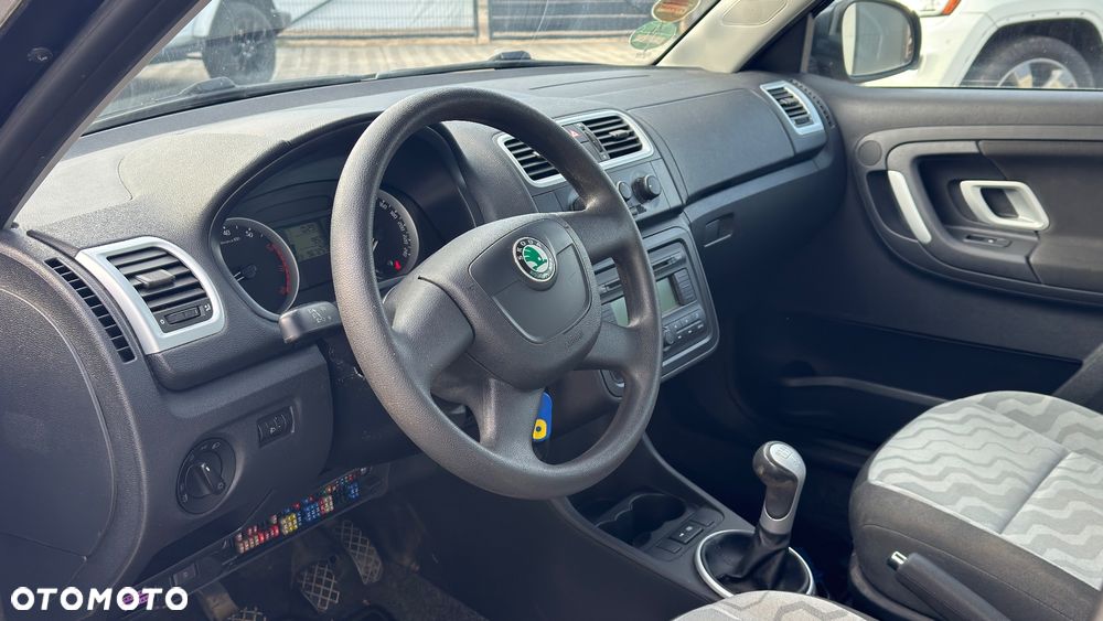 Skoda Fabia 2010 photo 5
