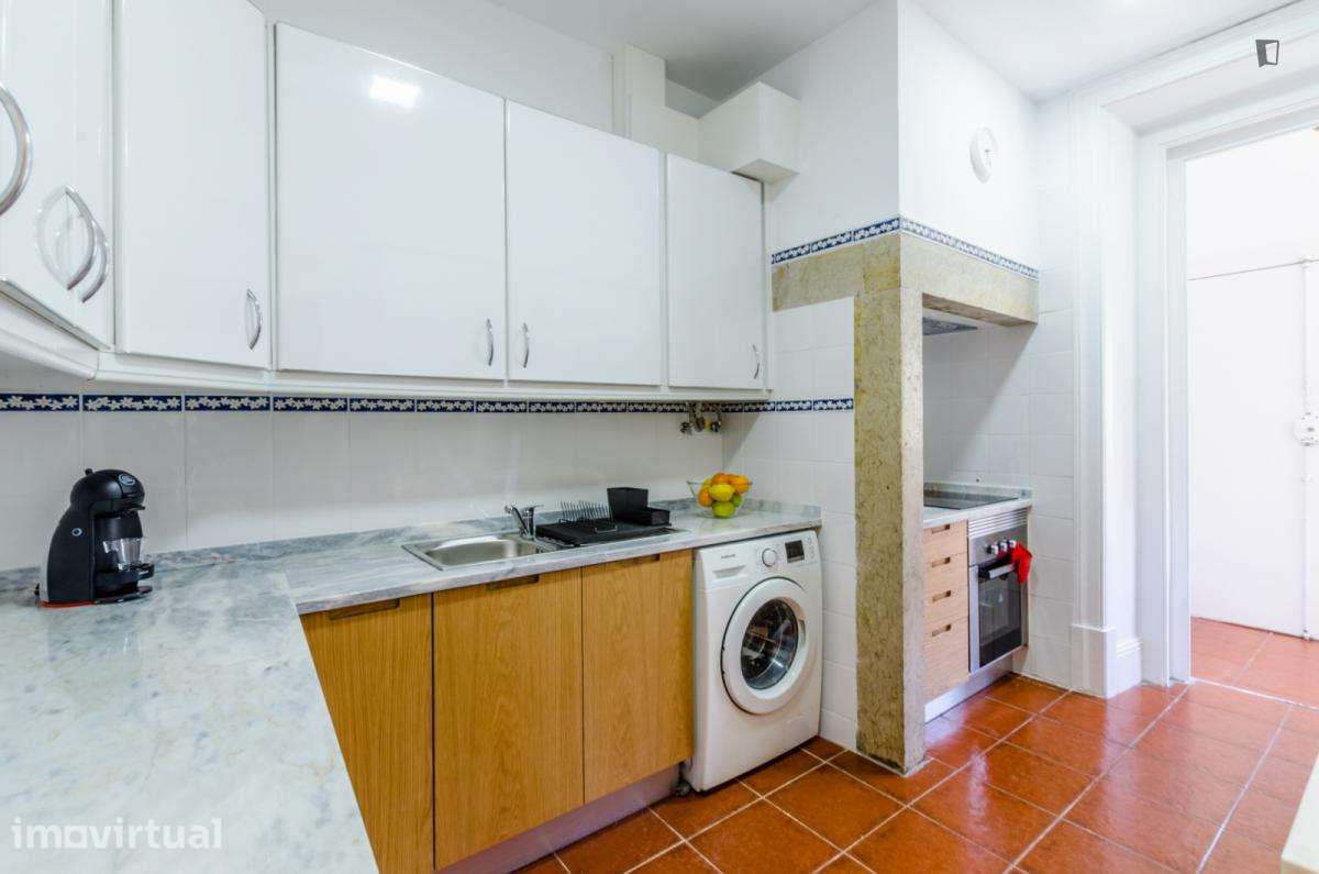 Quarto - localizado em Arroios Lisbon - Grande imagem: 5/18