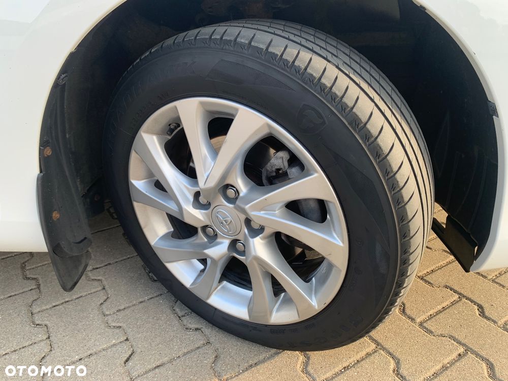 Toyota Auris Hybrid 135 Premium - 11