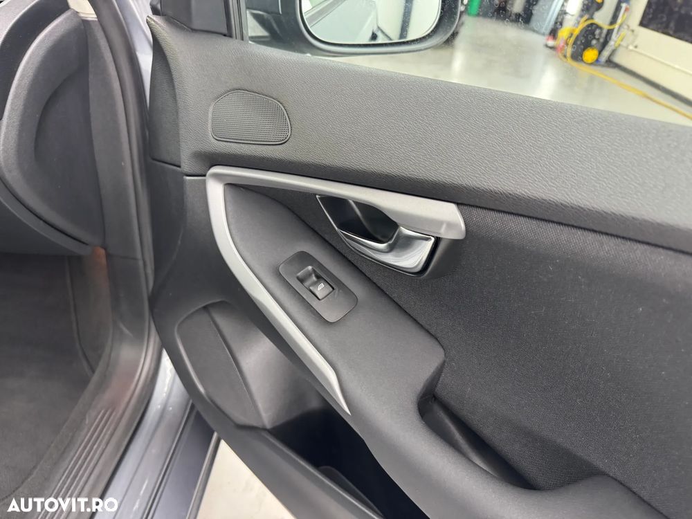 Volvo V40 D3 Geartronic Summum - 21