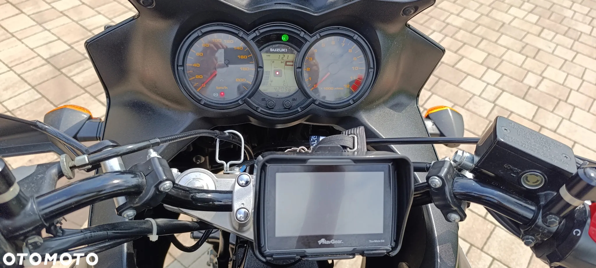 Suzuki V-STROM - 14