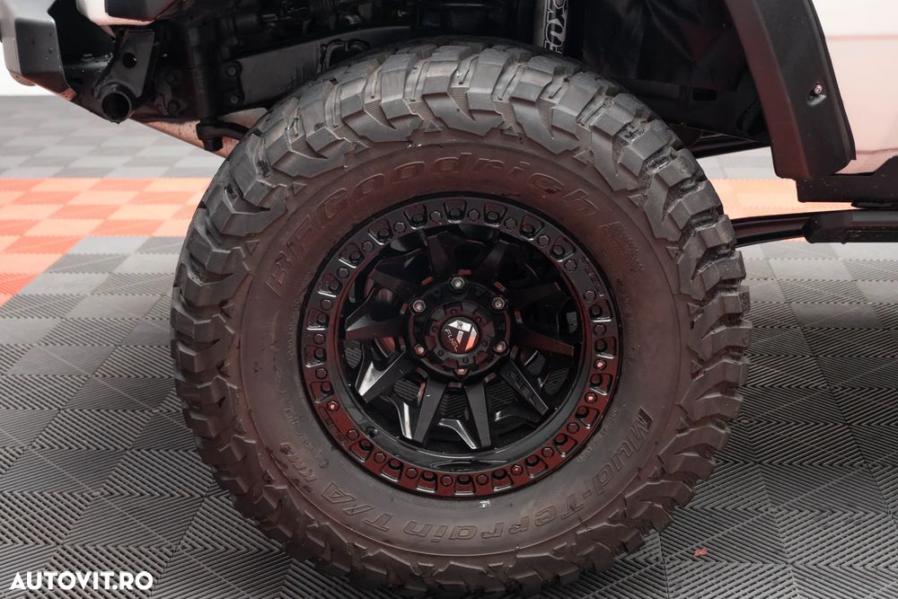 Toyota Land Cruiser - 13
