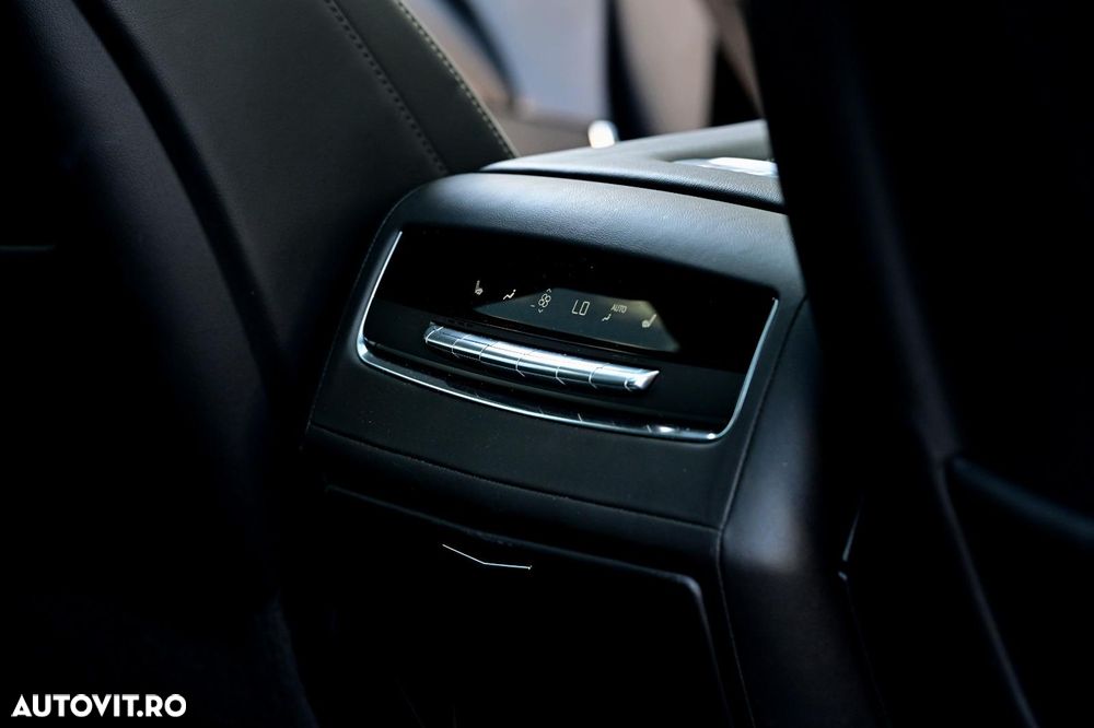 Cadillac Escalade 6.2 V8 AWD AT Platinum - 27