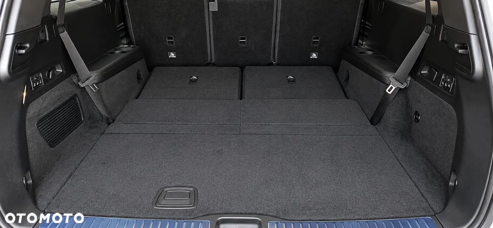 Mercedes-Benz GLS - 12