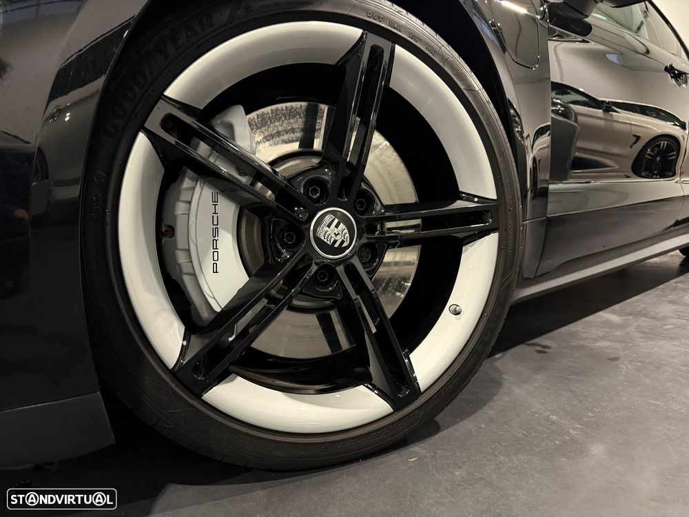 Porsche Taycan Sport Turismo Black Edition - 10
