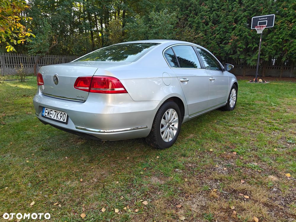 Volkswagen Passat 2.0 TDI Comfortline DSG - 4