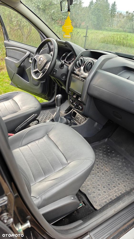 Dacia Duster 1.6 SCe Blackshadow S&S - 9