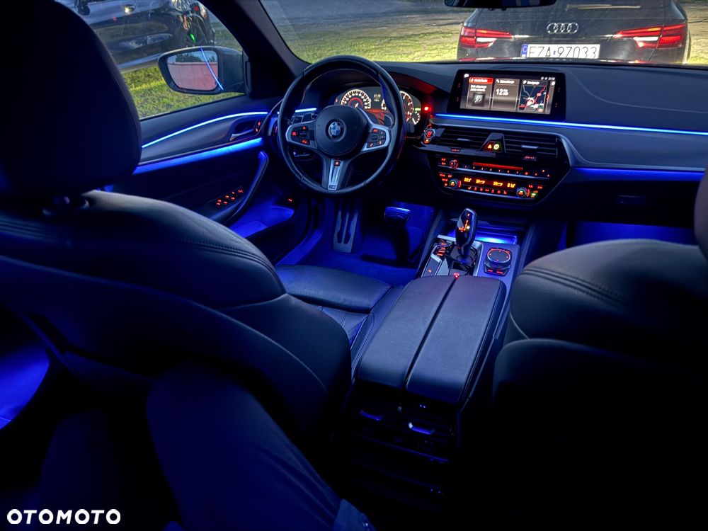 BMW Seria 5 520d M Sport - 24