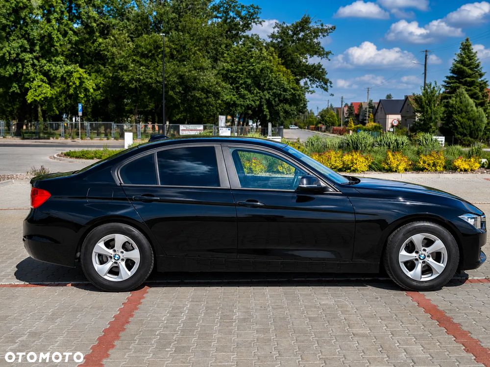 BMW Seria 3 320d Efficient Dynamics Edition - 4