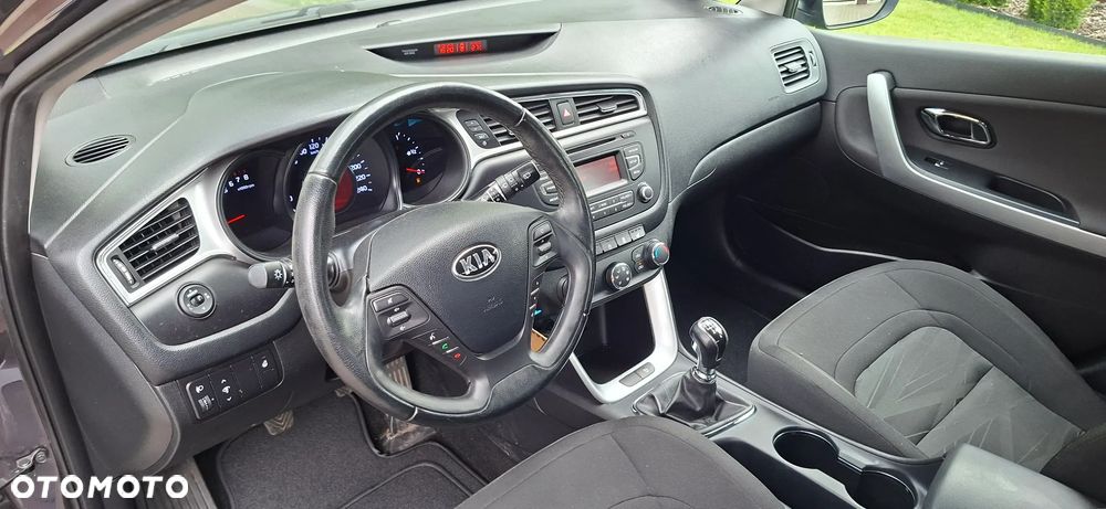 Kia Ceed 1.4 CVVT Dream Team Edition - 18