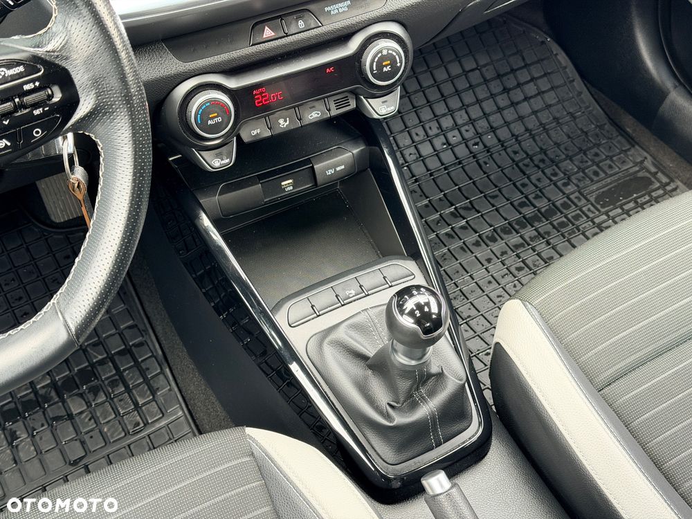 Kia Stonic 1.2 L - 22