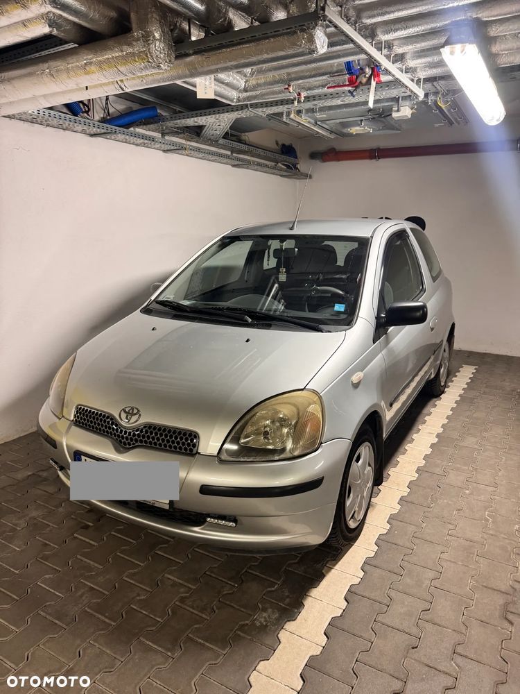 Toyota Yaris 1.0 Base - 12