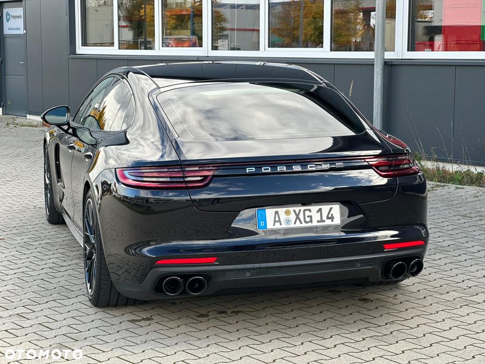Porsche Panamera - 3