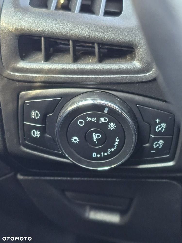 Ford Focus - 32