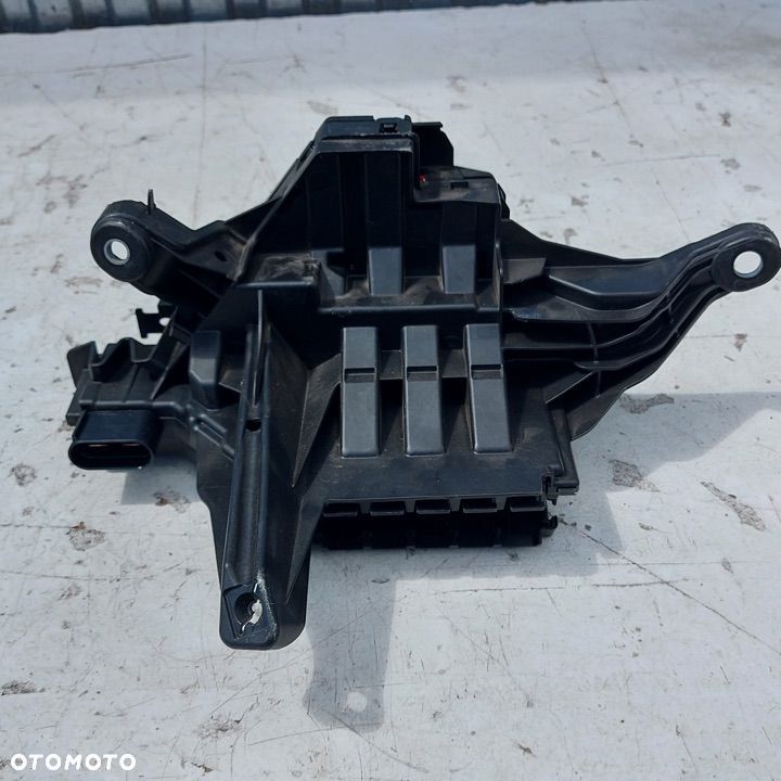 SKRZYNKA BEZPIECZNIKOW KLEMA PLUSOWA MERCEDES E W213 ORYGINAL DEMONTAZ 2135400350 - 4
