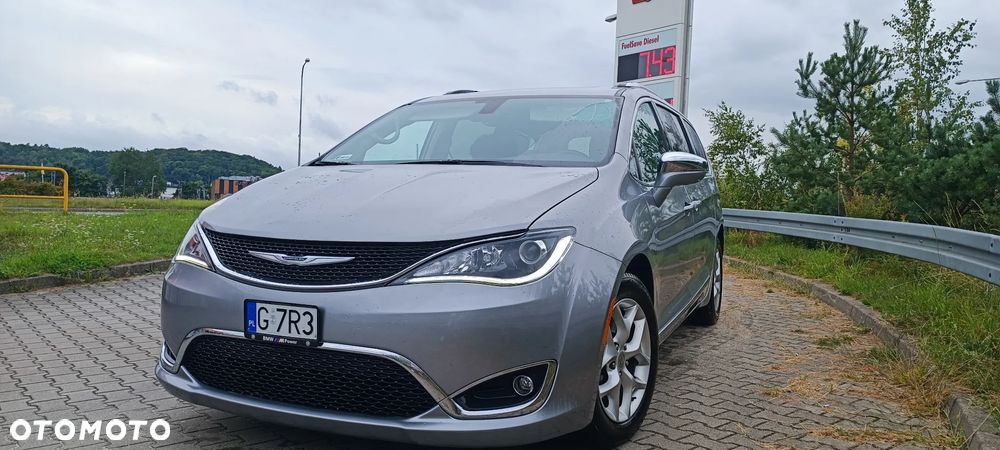 Chrysler Pacifica - 25