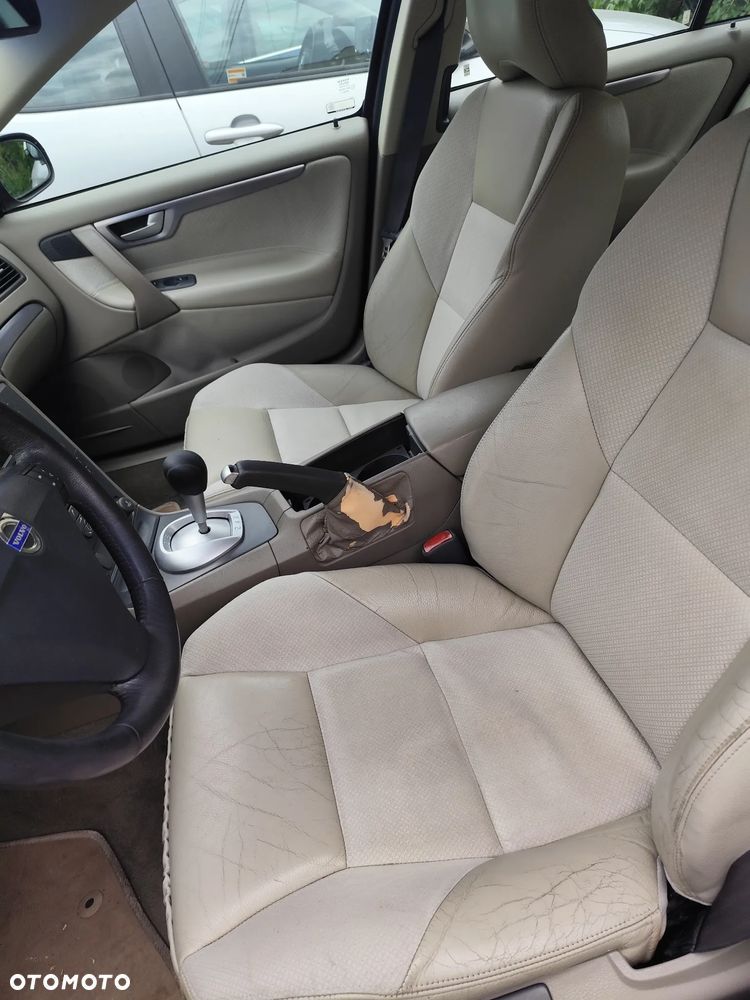 Volvo S60 2.4 T - 9