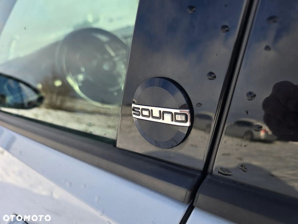 Volkswagen Golf 2.0 TDI DSG Sound - 11