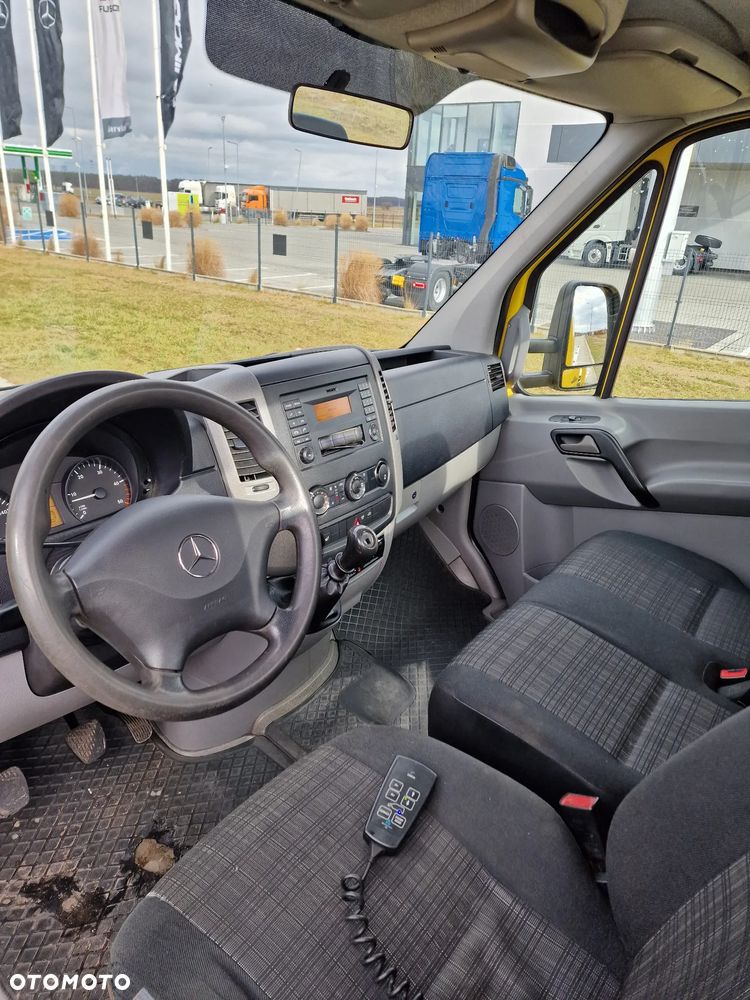 Mercedes-Benz Sprinter - 11