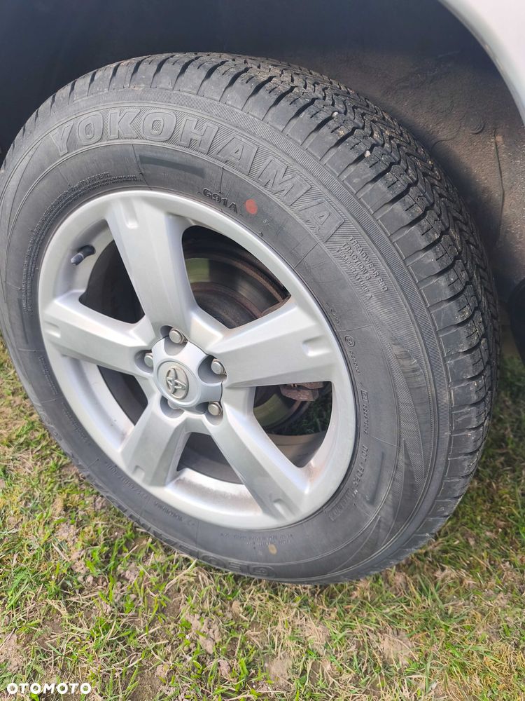 Toyota RAV4 - 8