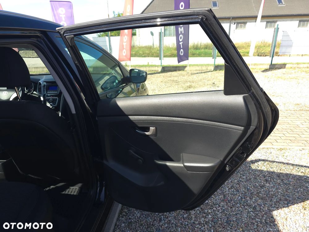 Hyundai i30 blue 1.4 Classic - 11