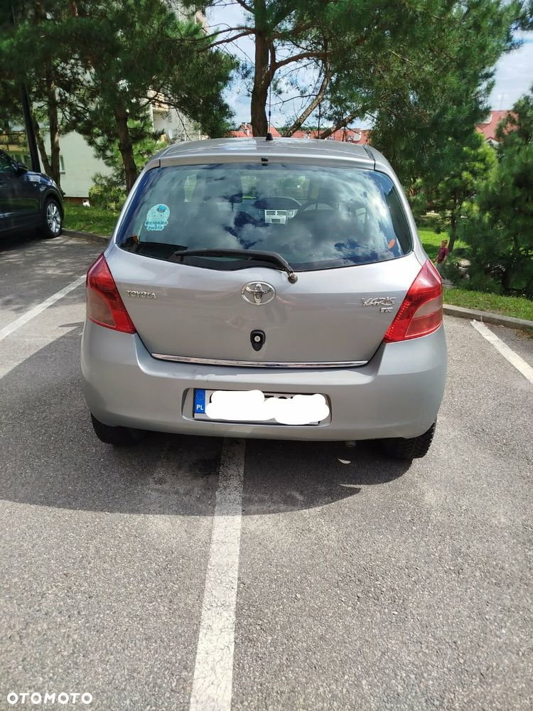 Toyota Yaris - 4