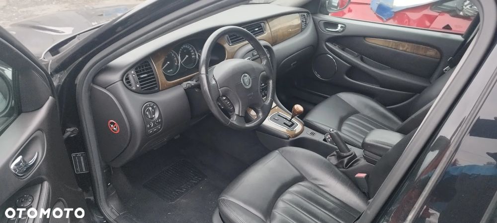 Jaguar X-Type - 7
