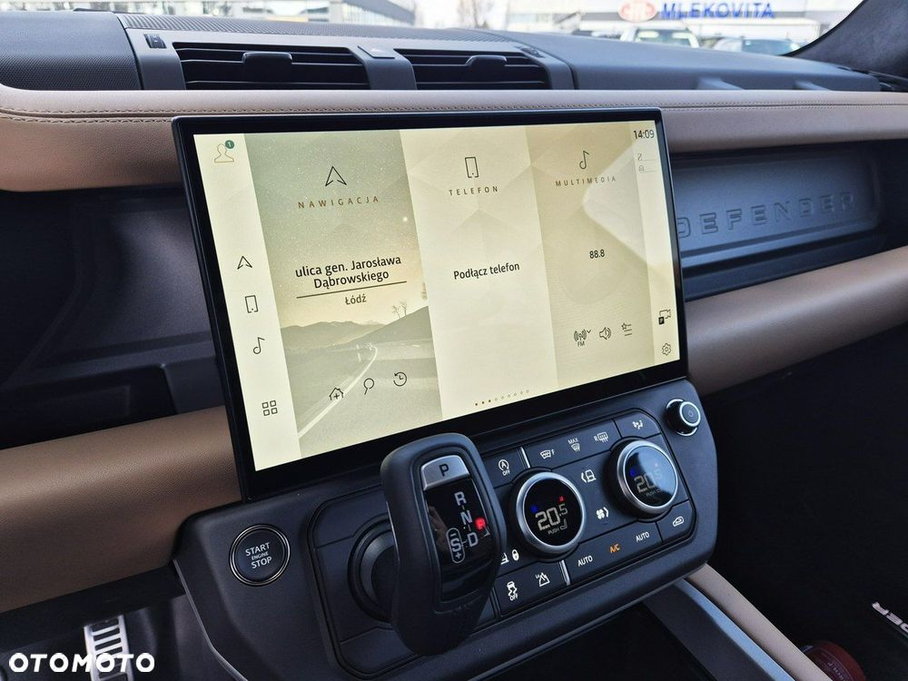 Land Rover Defender - 35