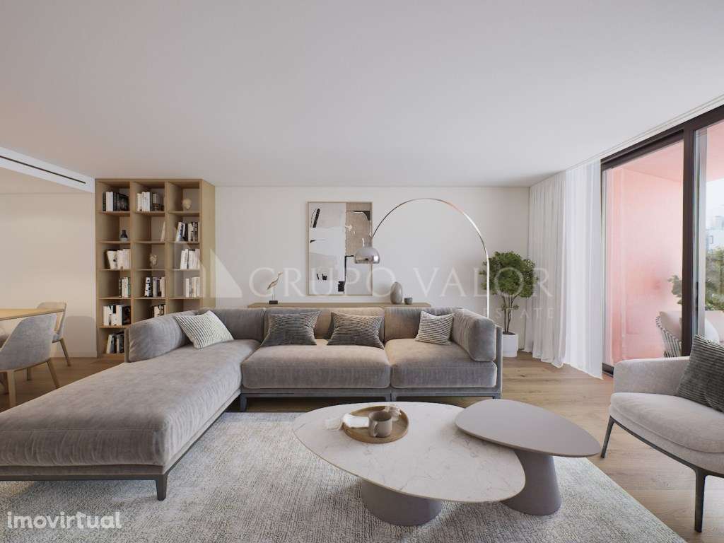 Apartamento T2 com Garagem e Arrecadação | Campo Pequeno - Grande imagem: 3/15