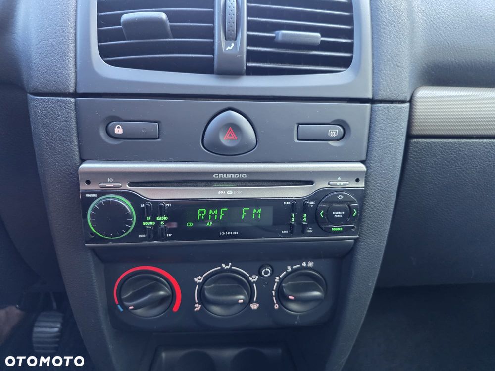 Renault Clio - 16