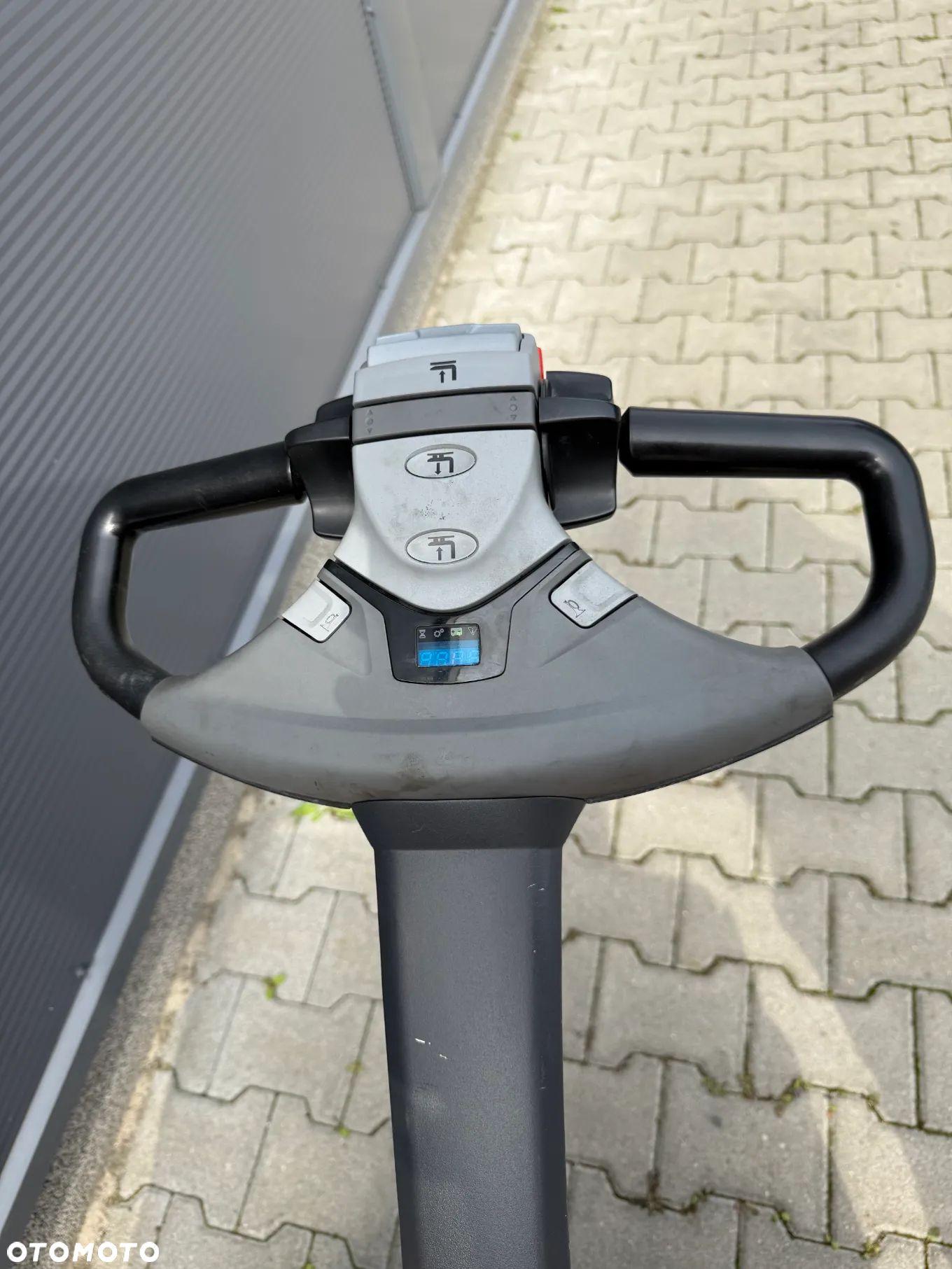 Toyota SWE120L - 9
