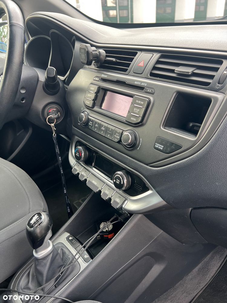 Kia Rio - 19