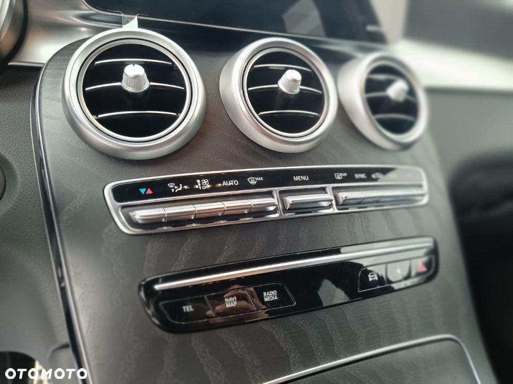 Mercedes-Benz GLC - 31