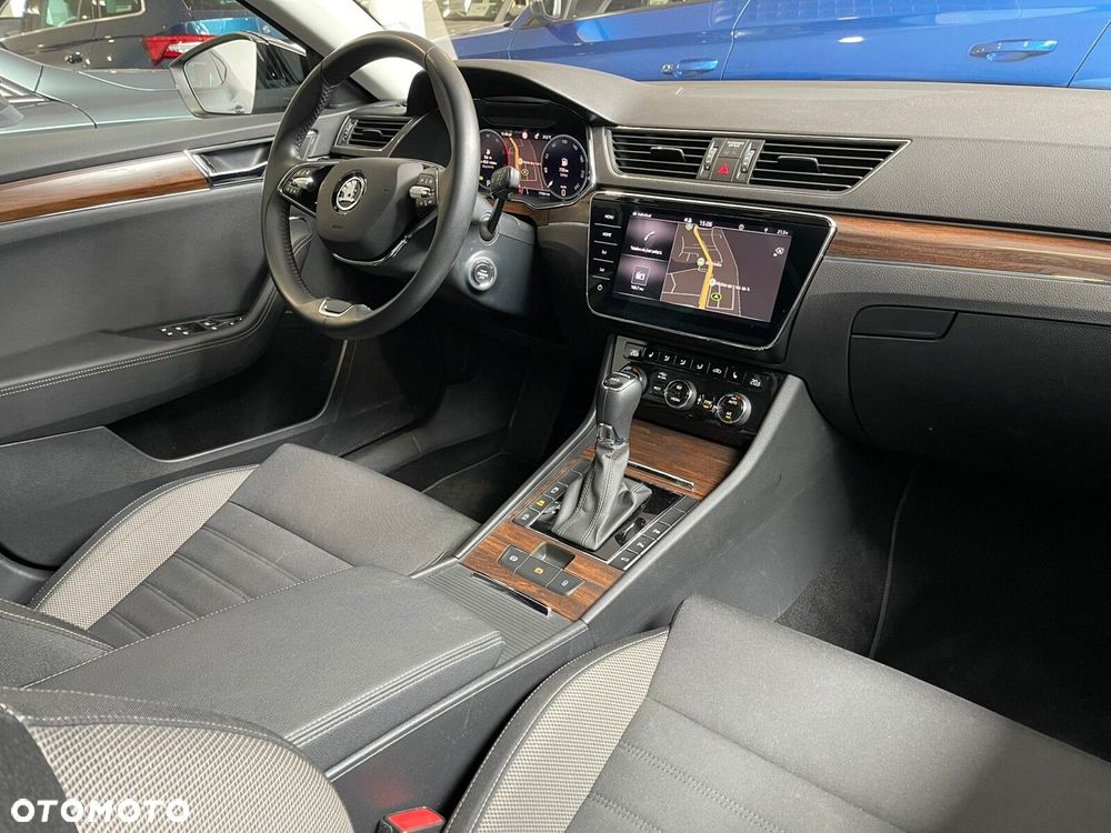Skoda Superb 2.0 TDI SCR 4x4 Scout DSG - 15
