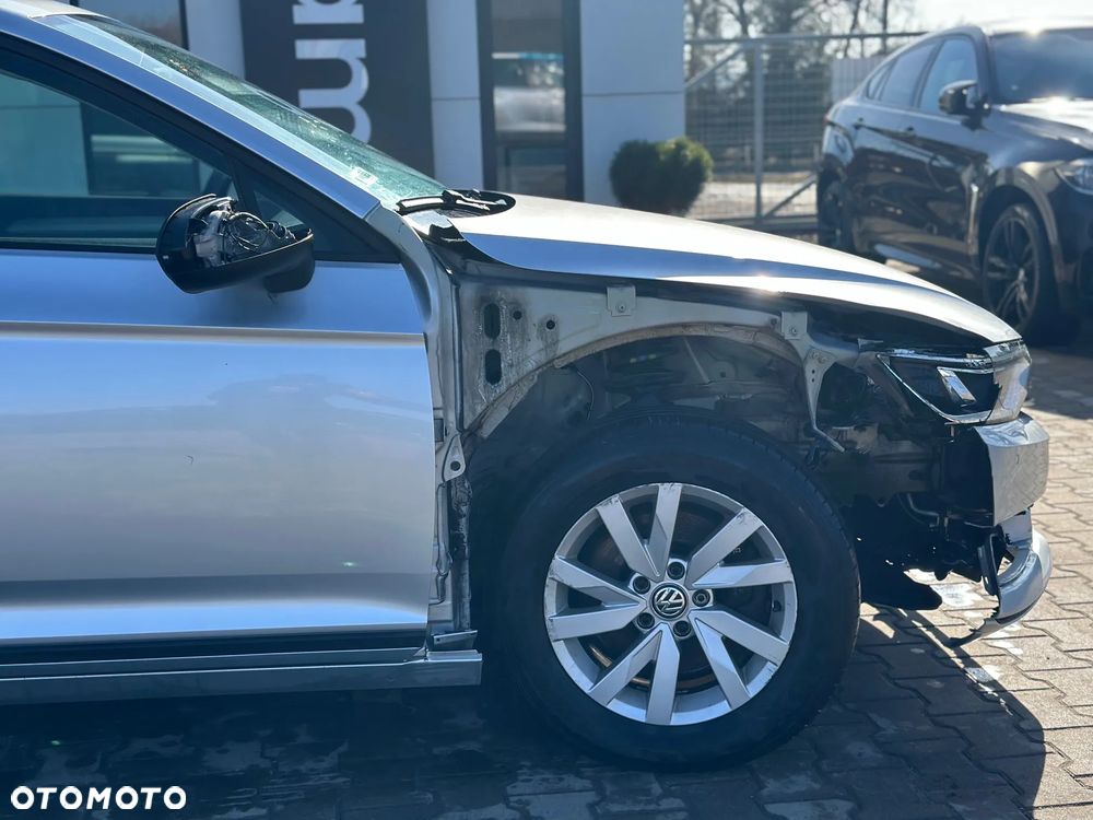 Volkswagen Passat - 4