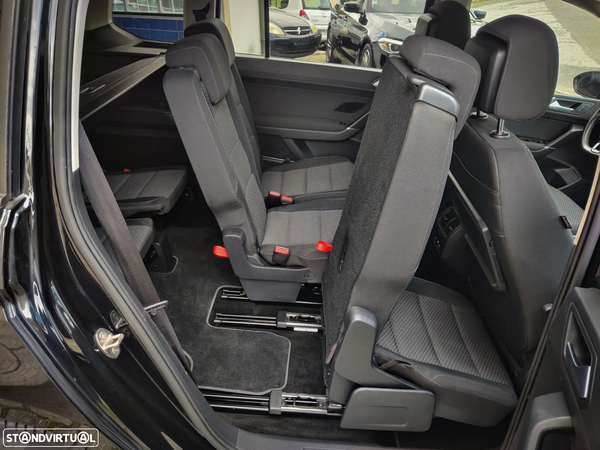 VW Touran 1.6 TDI Confortline DSG - 14