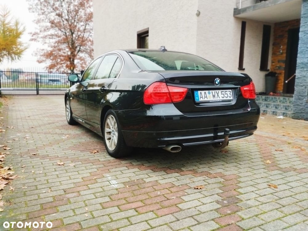 BMW Seria 3 320d - 24
