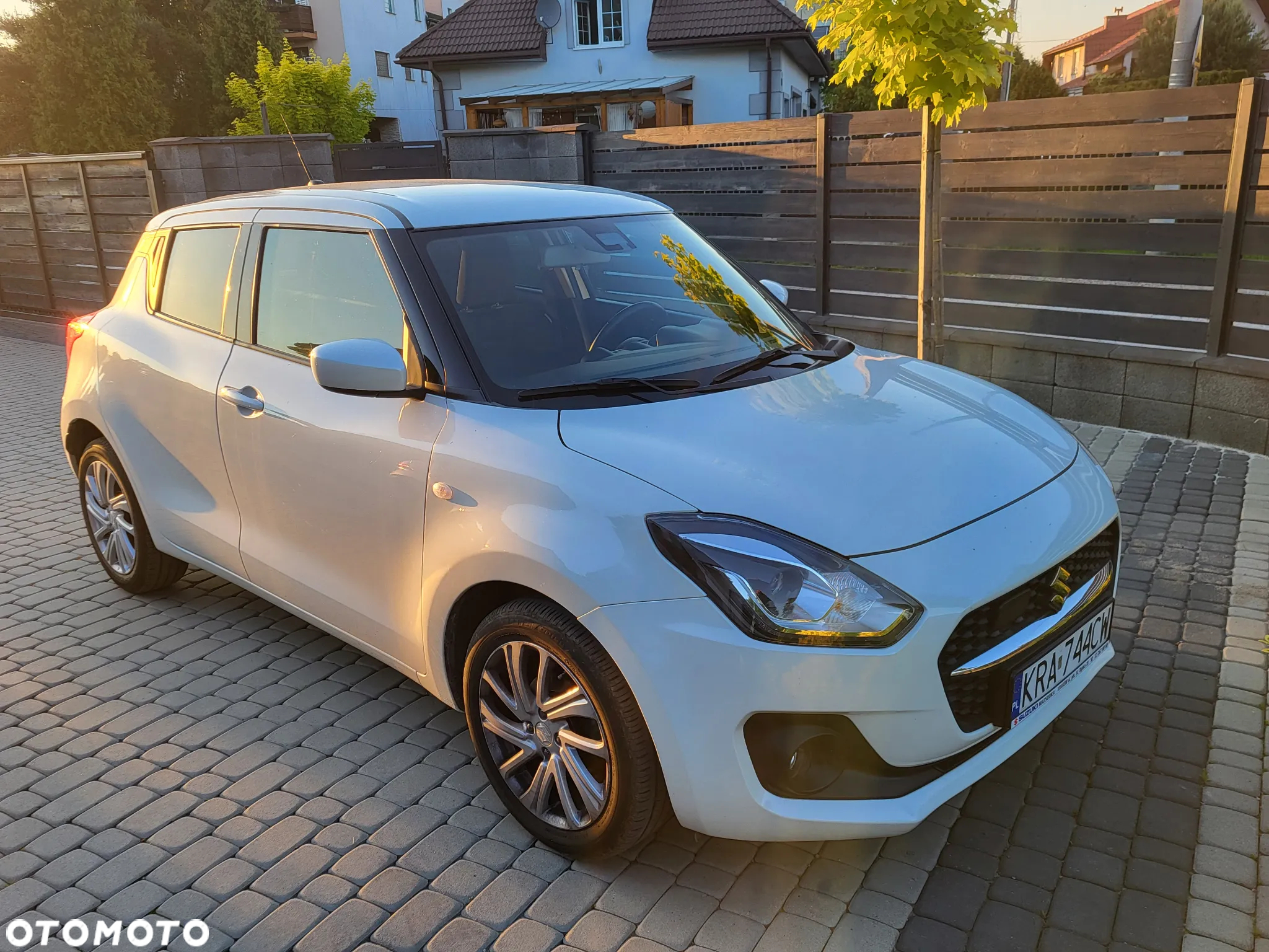 Suzuki Swift 1.2 Dualjet Hybrid CVT Comfort - 4