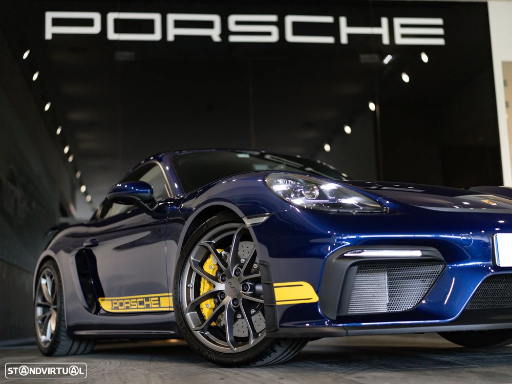 Porsche 718 Cayman GT4 PDK - 21