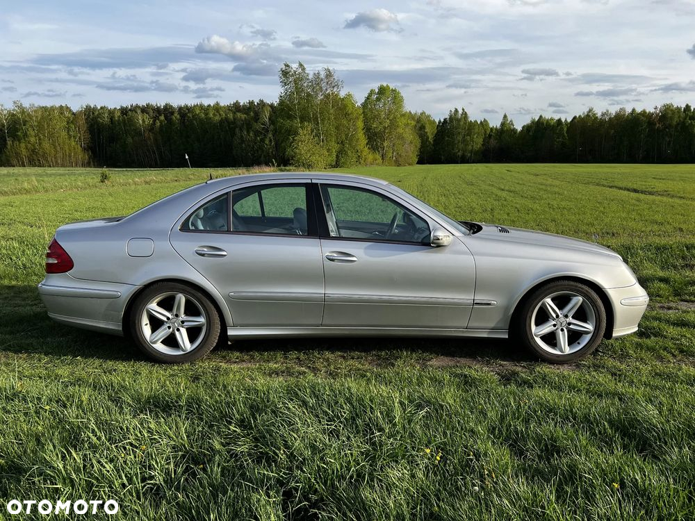 Mercedes-Benz Klasa E 320 CDI T Avantgarde - 3