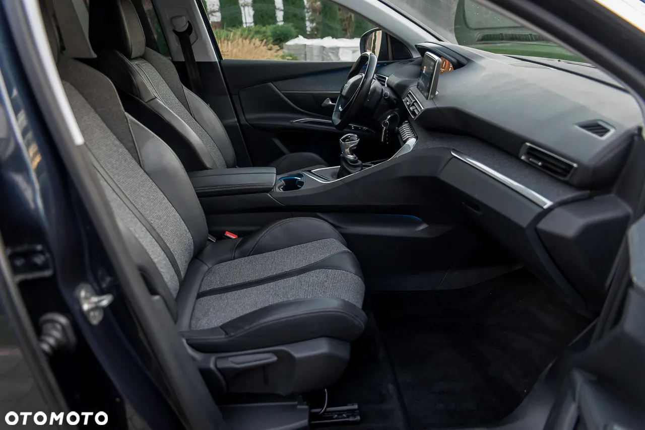 Peugeot 5008 1.2 PureTech Allure Pack S&S - 23