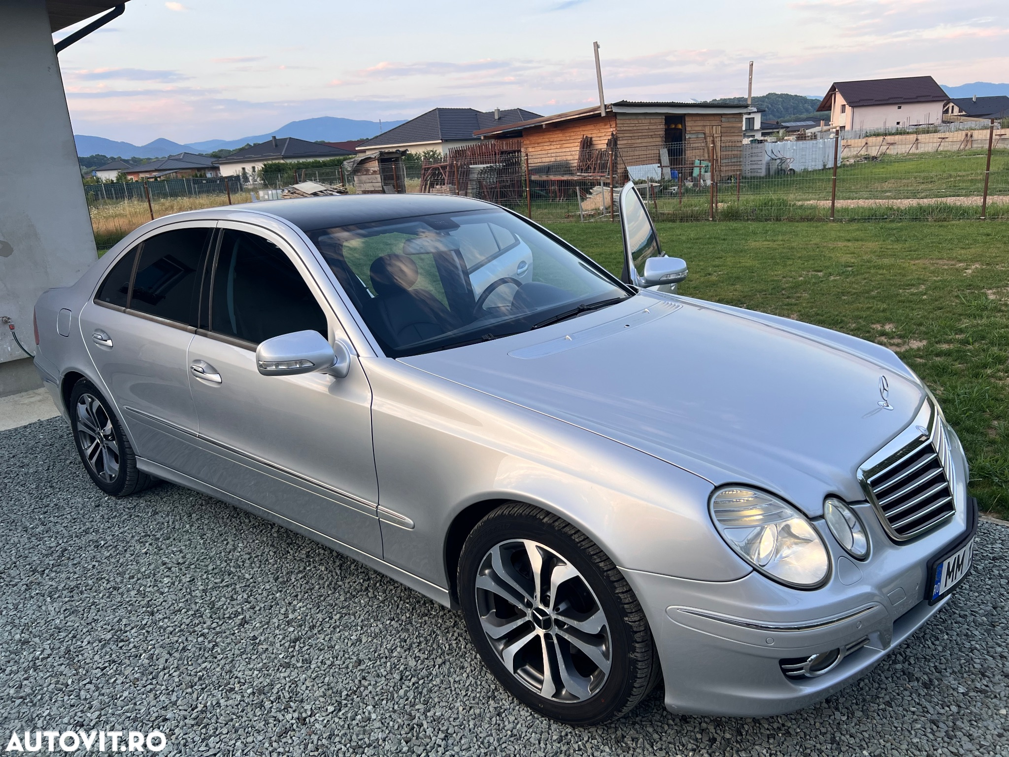 Mercedes-Benz E 320 CDI Avantgarde DPF Sport Edition - 3