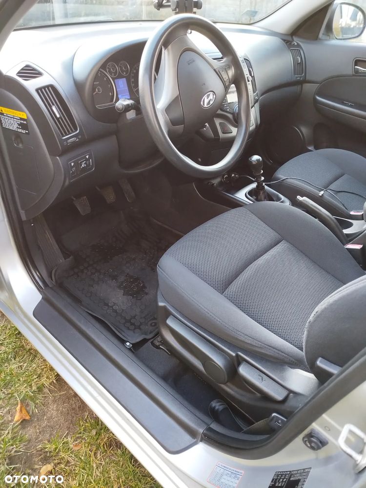 Hyundai i30 1.6 Comfort - 11