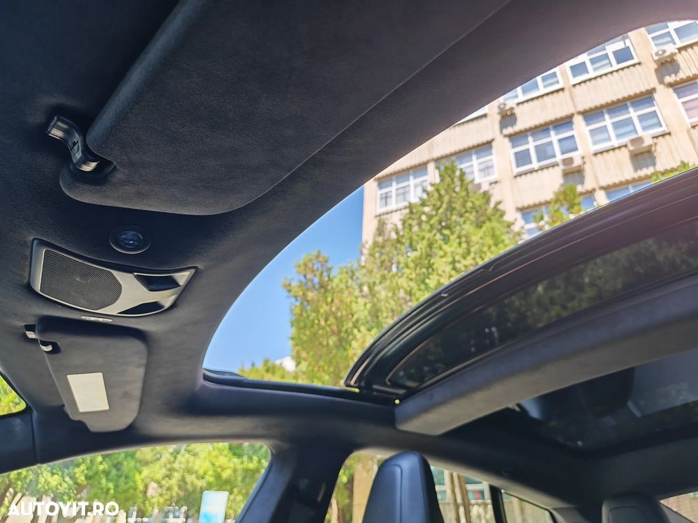 Tesla Model S - 4