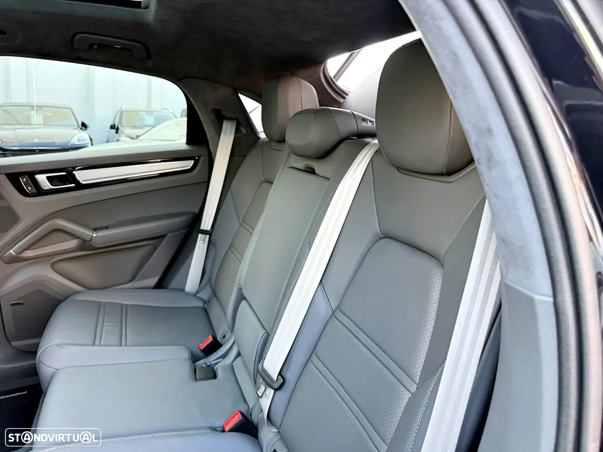 Porsche Cayenne Coupé E-Hybrid - 35