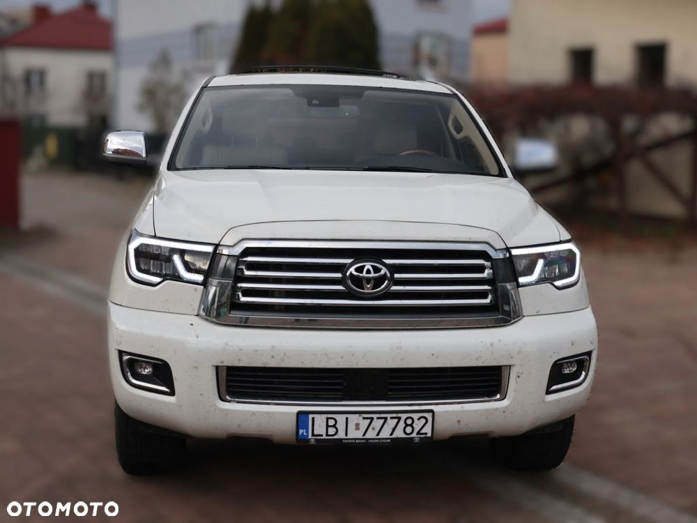 Toyota Sequoia - 1
