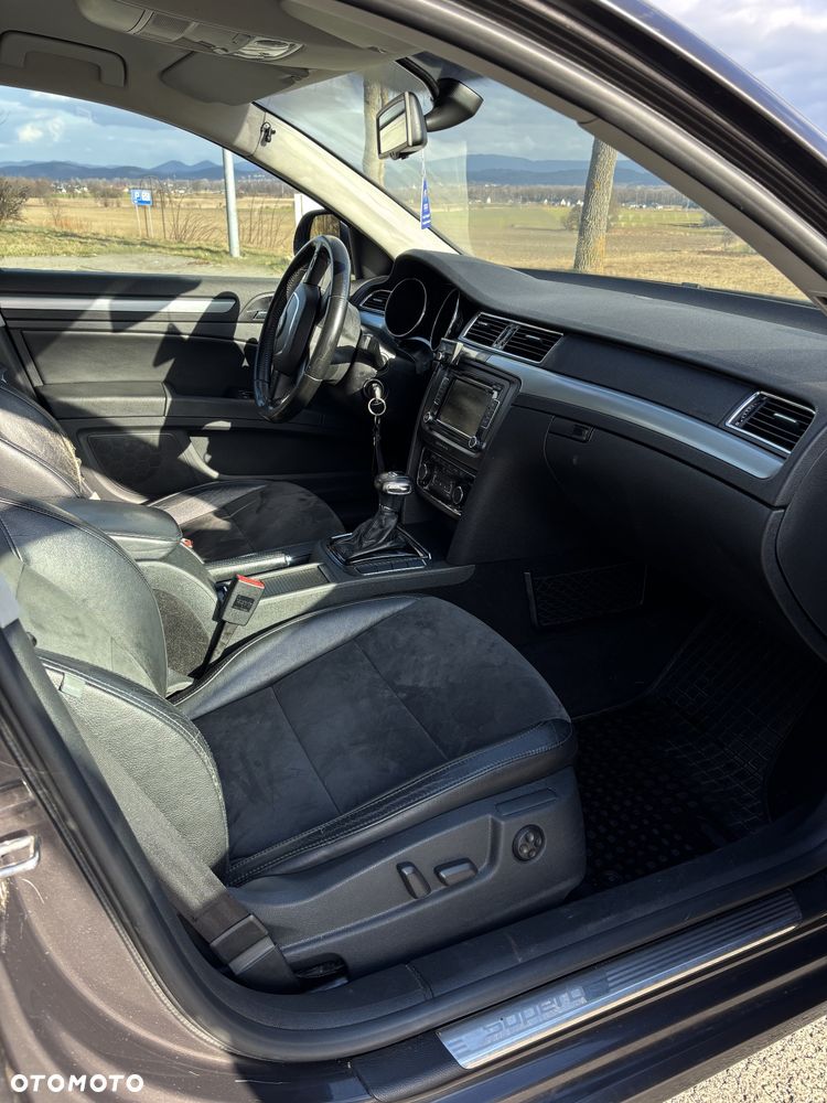 Skoda Superb 2.0 TDI Elegance DSG - 12