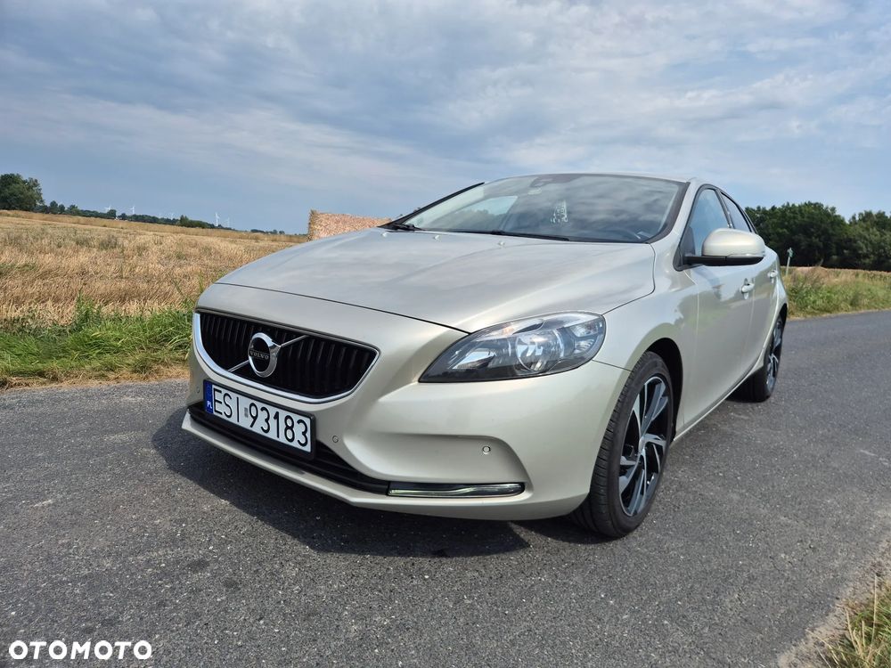 Volvo V40 D2 Drive-E R-Design Momentum - 3
